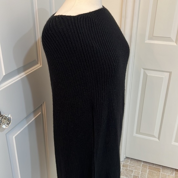 ZARA Single Arm Poncho - Picture 3 of 7